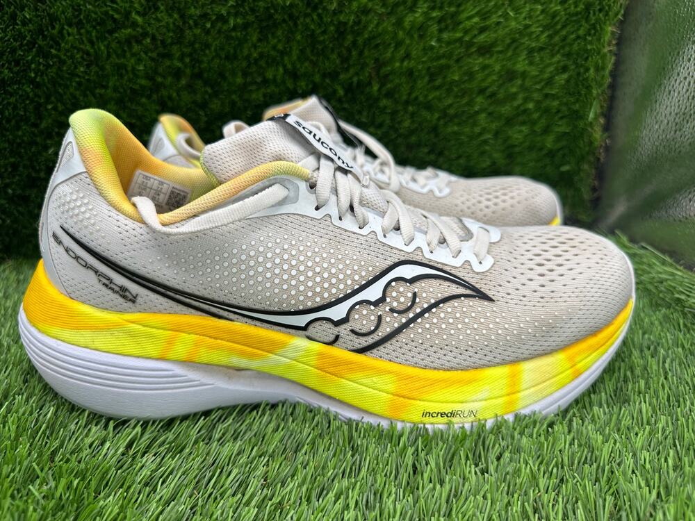 Saucony Endorphin Trainer S20996-130 Athletic Sneaker Men 8.5 White Mesh Running